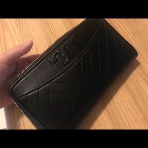 Tory burch wallet